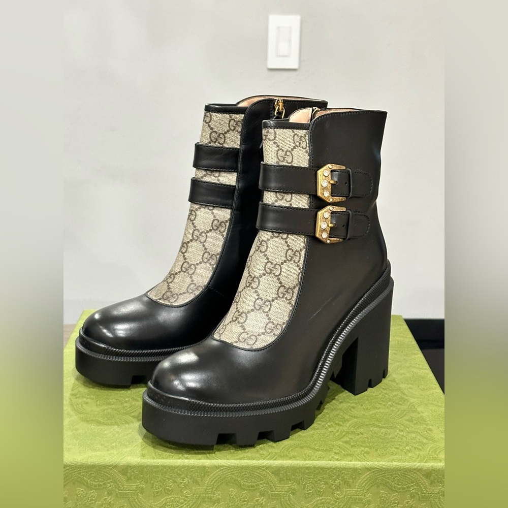 Gucci Black and Cream Heeled Boots